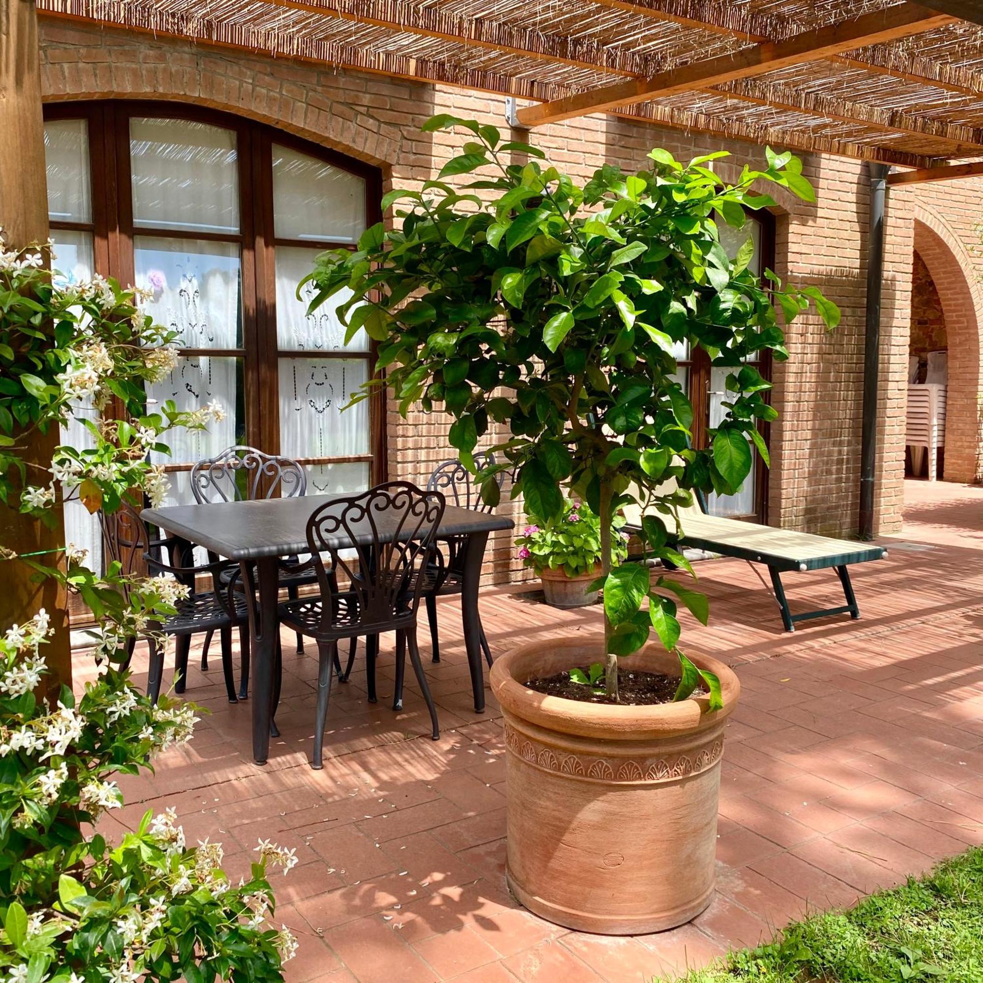 Fattoria Cirene Guest House Follonica Exterior photo
